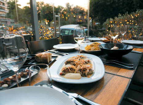 Βασίλαινας: Ιn Head-to-Tail we trust