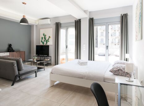 The Omnia Collection Pagrati