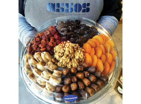 Assos ξηροί καρποί: Ξηροκαρπάδικο με ιστορία από το 1948