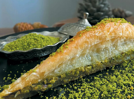 Baklavas: Πολίτικα γλυκά που μοσχομυρίζουν βούτυρο και τέλεια τσουρέκια