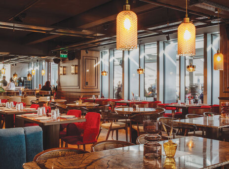 Nice n Easy στον Πύργο του Πειραιά