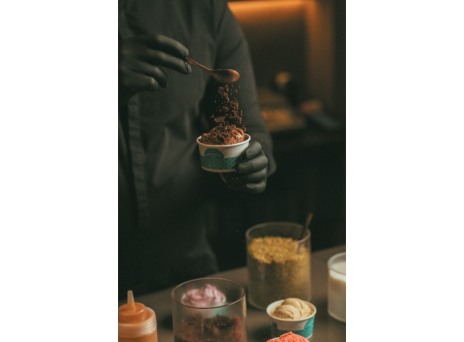 Choureal: Το κορυφαίο προφιτερόλ κάνει «απόβαση» και στη Γλυφάδα