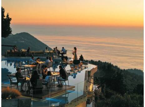 Amente: Το απόλυτο καταφύγιο γευσιγνωσίας με θέα το επιβλητικό Ιόνιο