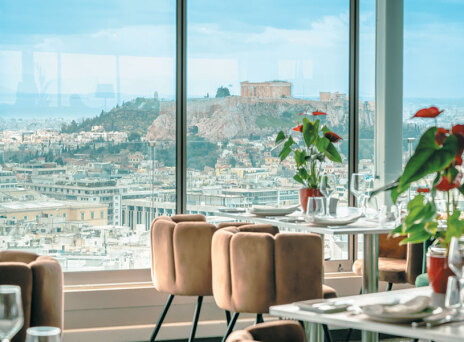 La Suite lounge στον 6ο όροφο του St. George Lycabettus