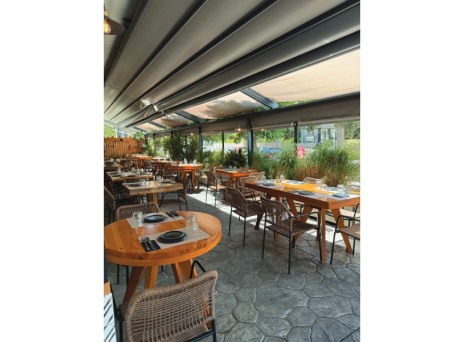 Φυσαρμόνικα: Το μεζεδοπωλείο που παντρεύει το μοντέρνο με το παραδοσιακό 