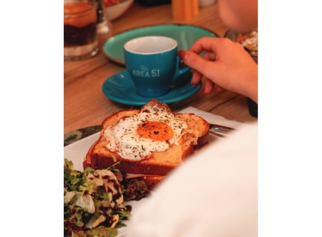 Ziya Wine Bar: Για αυθεντικό sushi, εκλεκτή ποικιλία κρασιών και μοναδική ατμόσφαιρα