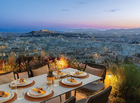 Vertigo Pool & Sunset Bar στην κορυφή του St. George Lycabettus