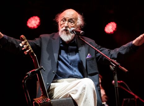 Rockwave Festival 2025: Ανταπόκριση-φωτορεπορτάζ από την ιστορική εμφάνιση του Διονύση Σαββόπουλου στη Μαλακάσα