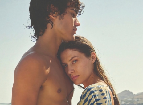 Kashish: Η χειροποίητη μόδα της Ύδρας αποκτά νέα στέγη στην Αθήνα