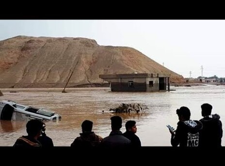 Στο έλεος της φύσης το Ιράκ: Χείμαρροι σαρώνουν τα πάντα (video)