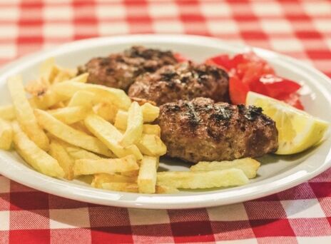 Κισσός: Σαν κυριακάτικο τραπέζι στο χωριό