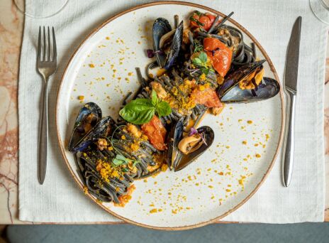 Μαύρα Μακαρόνια στο ARK