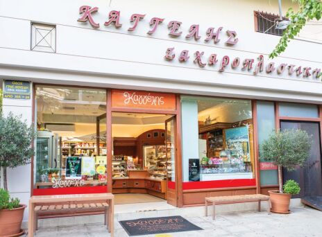 Ζαχαροπλαστείο Καγγέλης: Γλυκές απολαύσεις από το 1982