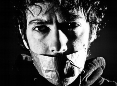 Κι όμως εκφοβίζεται