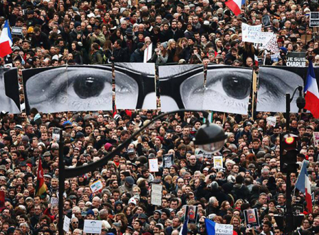 Charlie Hebdo | Είμαστε όλοι Charlie: Η δυνατότητα να κυκλοφορεί το Σαρλί Εμπντό ελεύθερα