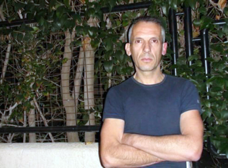 Eίμαι μαζί σου όταν στο Παρίσι σε σκοτώνουν (CHARLIE HEBDO), όταν σε καίνε στην Αθήνα (ATHENS VOICE)