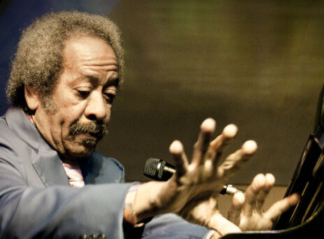 Ο θρύλος της R&B Αλέν Τουσέν πέθανε λίγο μετά τη συναυλία του (video, εικόνες)