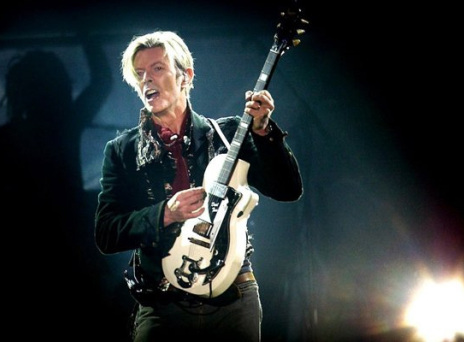 Συντετριμμένος ο κόσμος της μουσικής. Το αντίο των φίλων του Bowie στο Twitter 