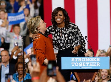 Για πρώτη φορά στο πλευρό της Χίλαρι η Μισέλ Ομπάμα