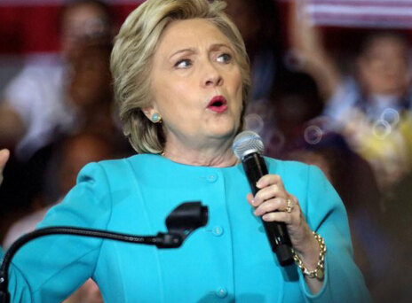Νέο χαστούκι για τη Χίλαρι: Ομολογία CNN ότι της έστελναν από πριν τις ερωτήσεις του ντιμπέιτ