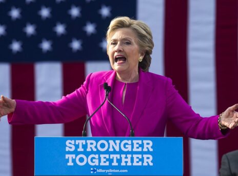 WSJ: Προβάδισμα 4 μονάδων για την Κλίντον 