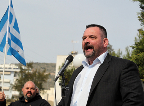 Έφοδος του υπόδικου Λαγού κι άλλων χρυσαυγιτών σε σχολείο στο Πέραμα 