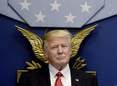 Κράτηση προσφύγων σε αεροδρόμια των ΗΠΑ μετά το διάταγμα Τραμπ