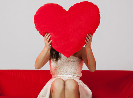 14 πράγματα που σκέφτεται ένας single την ημέρα του Αγίου Βαλεντίνου