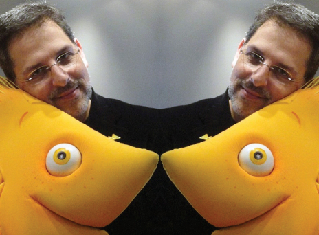 Ξεφυλλίζοντας τις σελίδες των βιβλίων του Βαγγέλη Ηλιόπουλου,υποψηφίου για το βραβείο Χανς Κρίστιαν Άντερσεν 