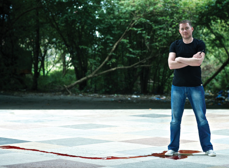 Στον έβδομο νουάρ ουρανό με τον M.J. Arlidge