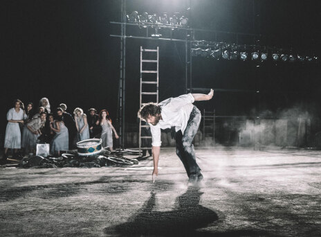 8 στάσεις στην Επίδαυρο 