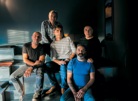 5 άντρες διδάσκουν τέχνη στην Αθήνα