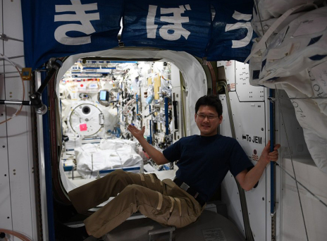Fake news ότι ψήλωσε 9 εκατοστά ο Ιάπωνας αστροναύτης στον Διεθνή Διαστημικό Σταθμό