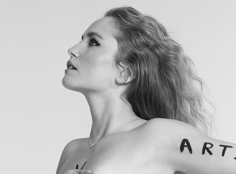 Τα πανέμορφα μοντέλα του Sports Illustrated ποζάρουν ολόγυμνα για το κίνημα #metoo (εικόνες)