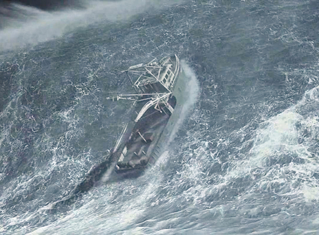 Δαμάζοντας τα κύματα στη Βόρεια Θάλασσα - Διασωστικό σκάφος παλεύει με την «απόλυτη καταιγίδα» (video)