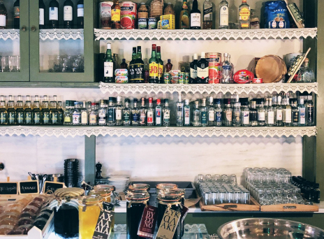 Στον Γάκια για νόστιμη ελληνική κουζίνα και ντεκόρ παλιάς ελληνικής ταινίας