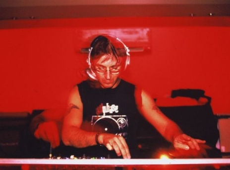 O Mikee έχει γράψει μέρος της ιστορίας του αθηναϊκού clubbing