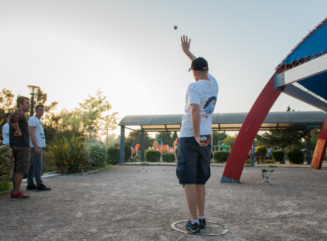 © Θανάσης Καρατζάς 