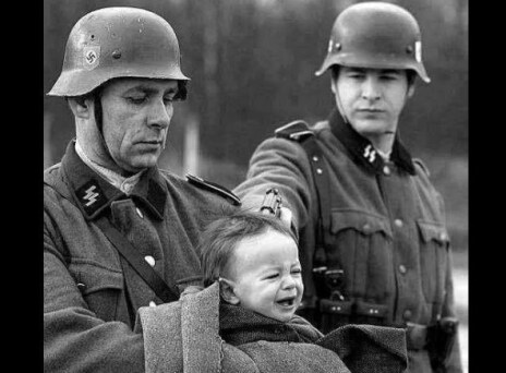 Είναι αυτή η φωτογραφία από την σφαγή του Διστόμου;