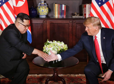Ιστορική συμφωνία ΗΠΑ-Βόρειας Κορέας - Τι υποσχέθηκε ο Κιμ (video)