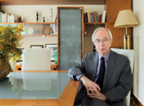 Βασίλης Καραποστόλης: Να μην αφήσουμε το Στιγμιαίο να επισκιάσει το Αιώνιο