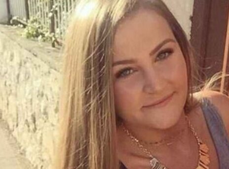 Χάλασαν τα εμφυτεύματα στα χείλη της, το ινστιτούτο της απάντησε ότι φταίει ο στοματικός έρωτας (εικόνες)