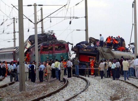 Τουρκία: Τουλάχιστον 10 νεκροί στον εκτροχιασμό του τρένου