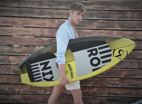 Η Πάτμος του ηθοποιού Ορέστη Καρύδα