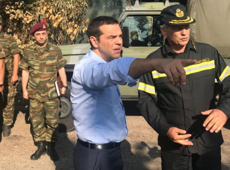 Σάλος στο Twitter με την επίσκεψη-αστραπή του πρωθυπουργού στο Μάτι