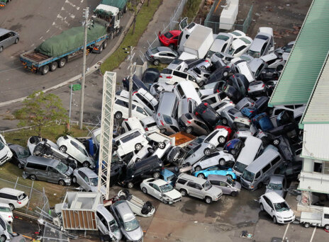 Ιαπωνία: Εννέα νεκροί από τον τυφώνα Τζέμπι (video)