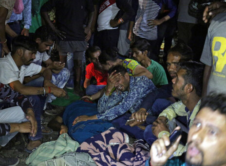 Τραγωδία στην Ινδία: Τουλάχιστον 59 οι νεκροί από το σιδηροδρομικό δυστύχημα (εικόνες, video)