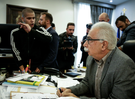 Tα φίδια που ζεσταίνατε