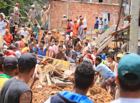 Βραζιλία: Στους 14 οι νεκροί από κατολίσθηση βράχων στο Νιτερό