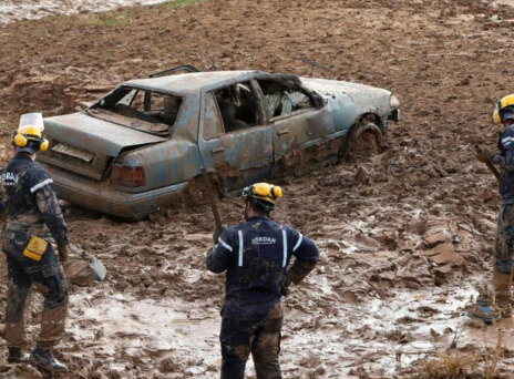Ιορδανία: Εντοπίστηκε νεκρό κοριτσάκι που αγνoείτο από τις πλημμύρες (εικόνες, video) 